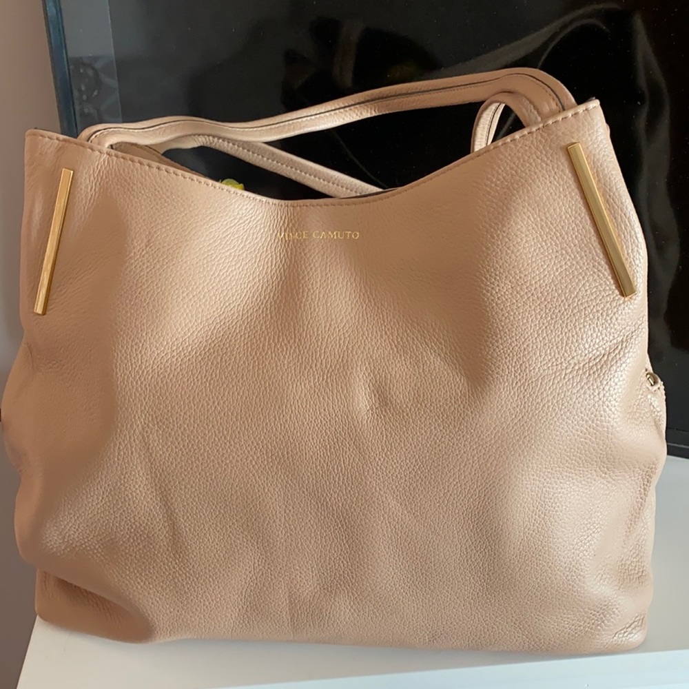 VINCE CAMUTO Tote